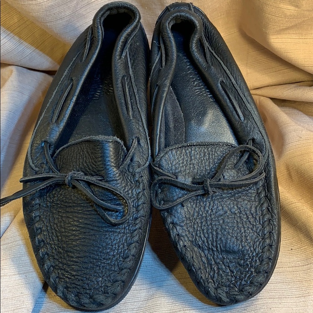 Minnetonka super soft glove leather moccasins